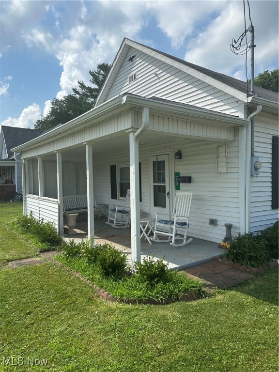208 Center Street Property Photo 13
