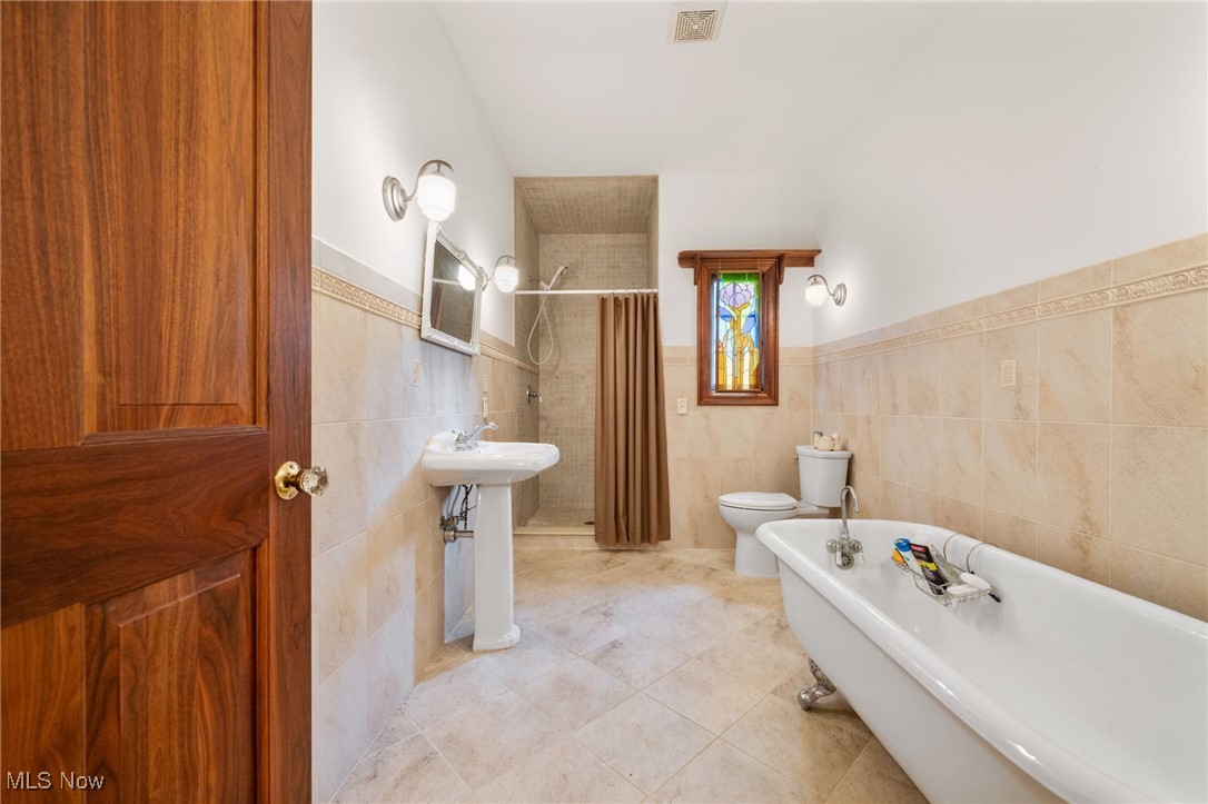 4453 Darlington Court Property Photo 19