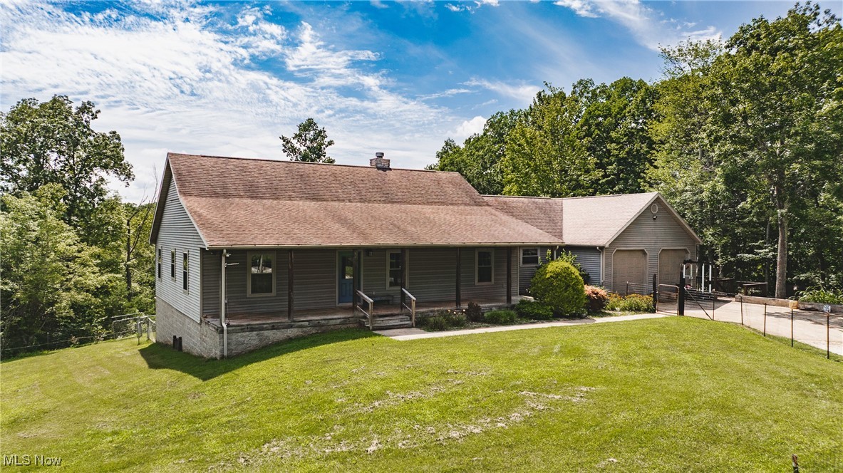 200 Breezy Acres Lane Property Photo 1