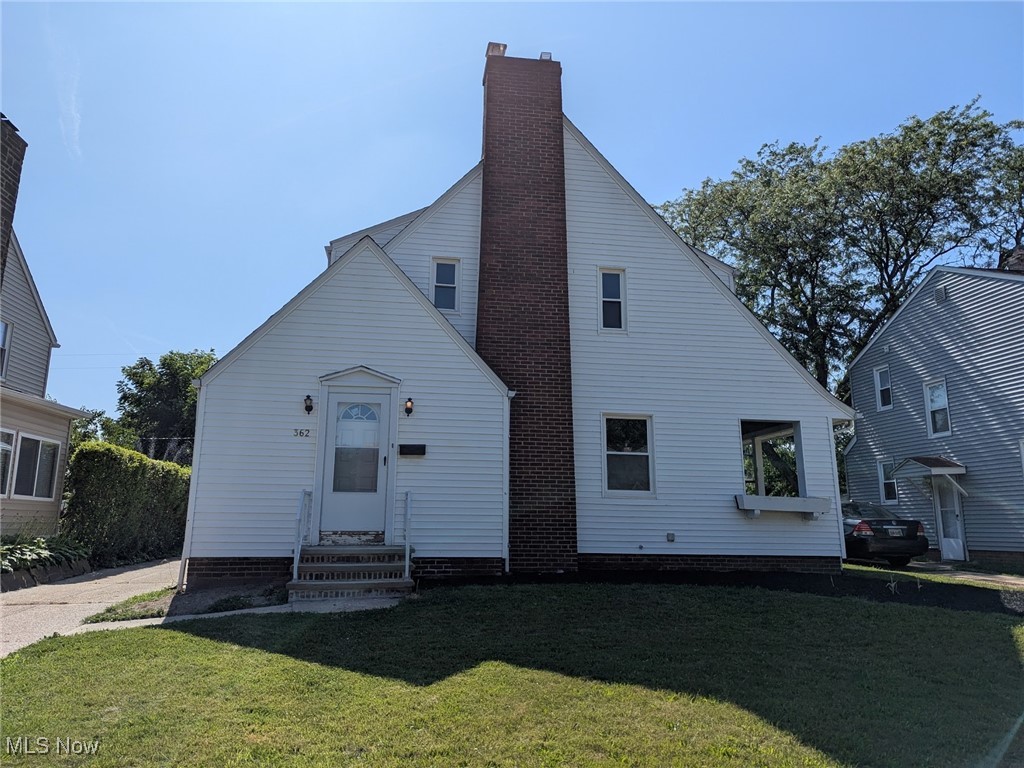 362 E 214th Street Property Photo 1