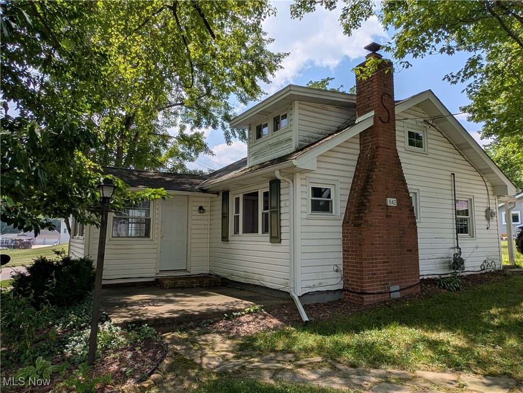 1842 Grandview Road Property Photo 1