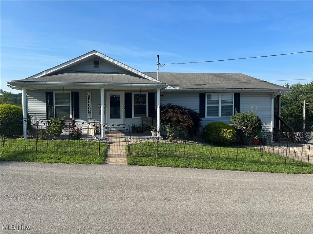 924 West High Street Property Photo 1
