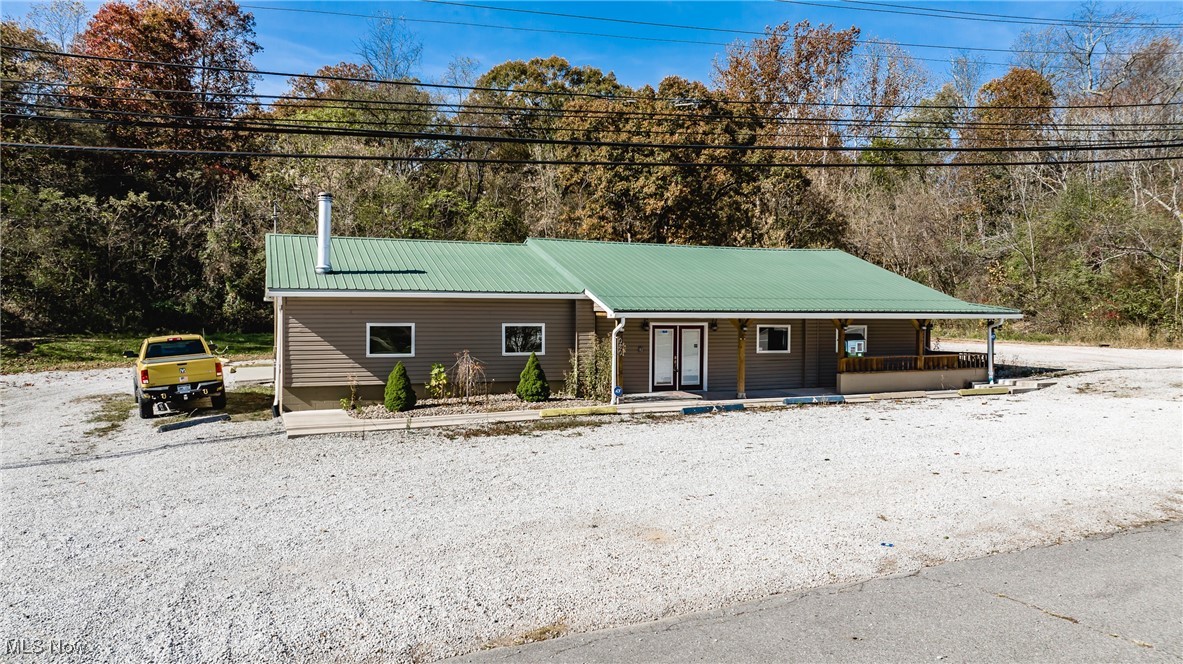 2080 Harris Highway Property Photo 1