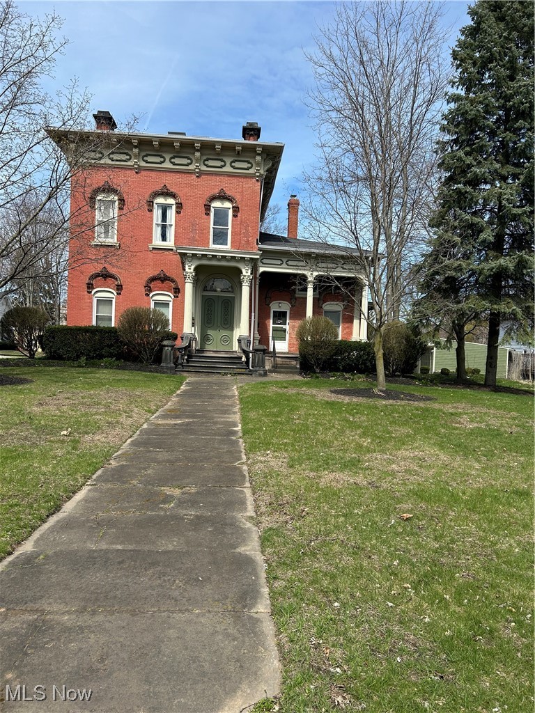 190 Mentor Avenue Property Photo 1