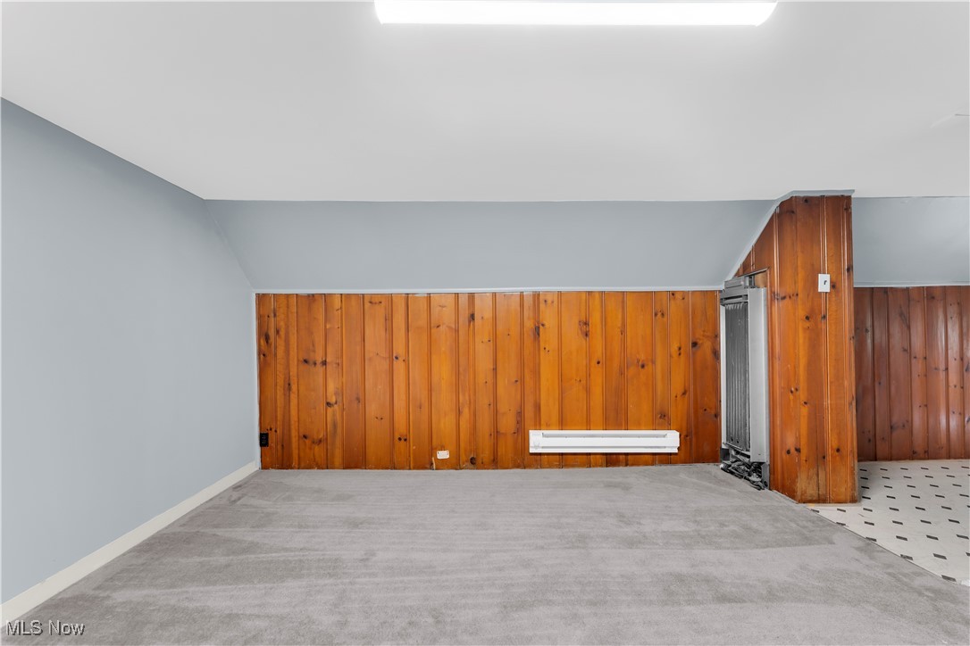 913 Helmsdale Road 3 Property Photo 6
