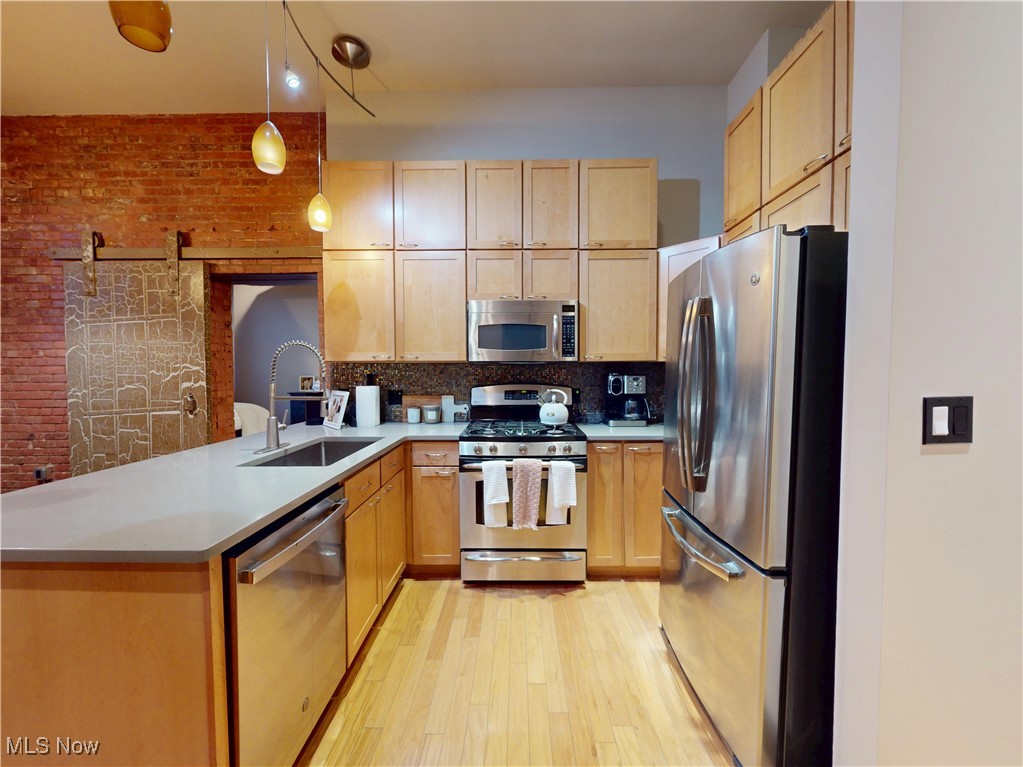1260 W 4th Street 402 Property Photo 10