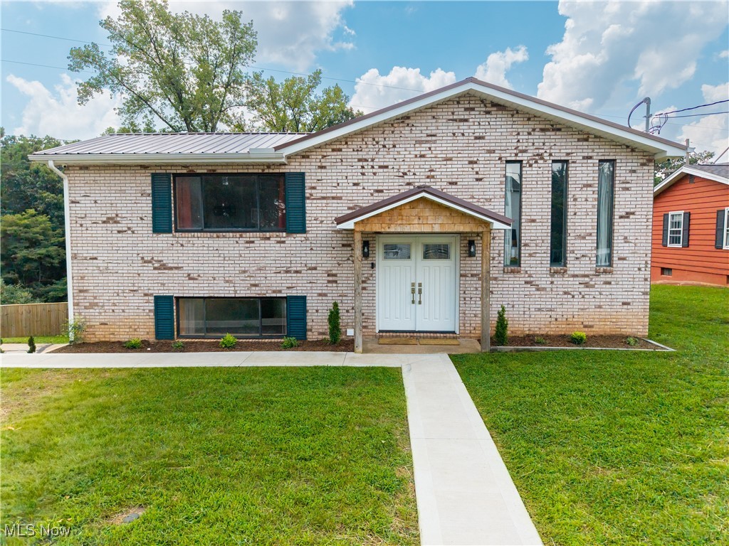 1724 Forest Hills Drive Property Photo 1