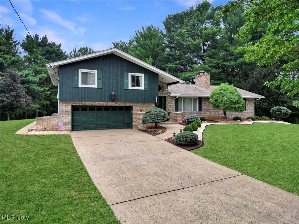 268 Kingsview Drive Property Photo 1