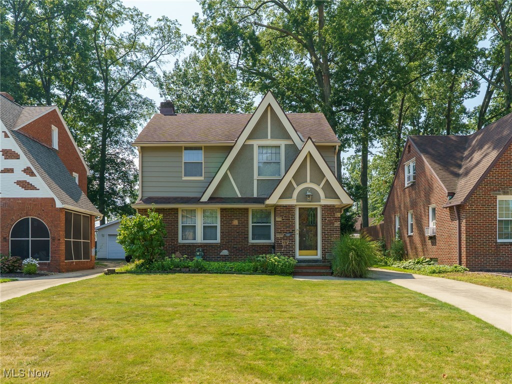1011 Brookview Boulevard Property Photo 1