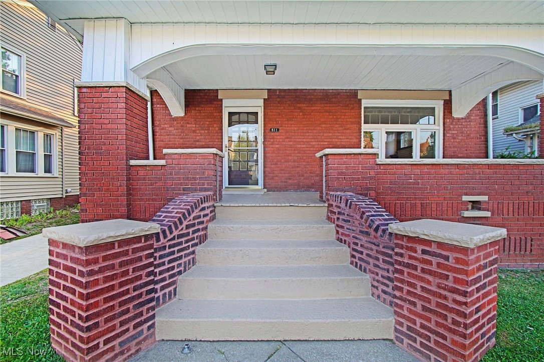 811 Broad Avenue Nw Property Photo 3