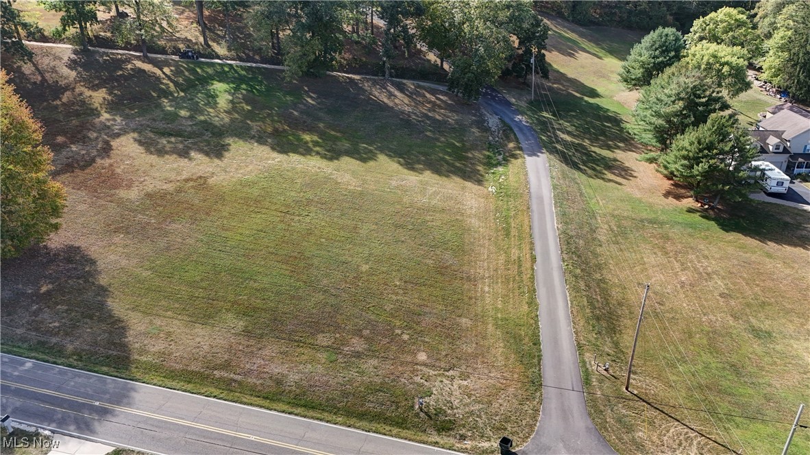 Pleasant Valley Drive Property Photo 2