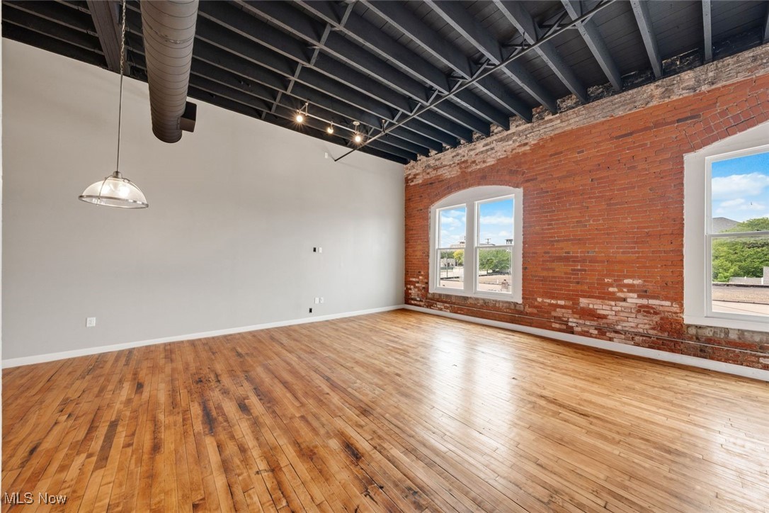 2220 Superior Viaduct Property Photo 31