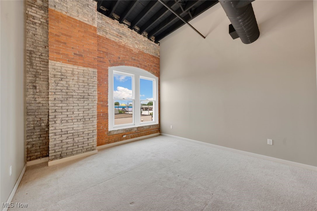 2220 Superior Viaduct Property Photo 39