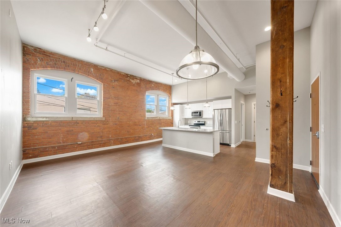 2220 Superior Viaduct Property Photo 41