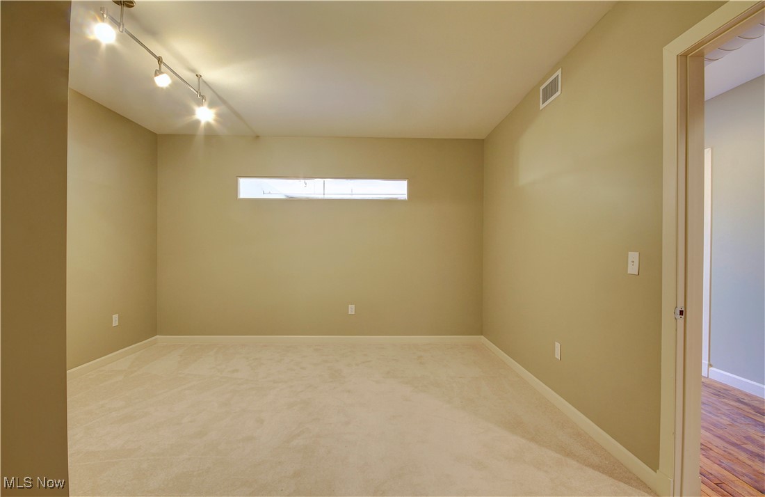 2220 Superior Viaduct Property Photo 49