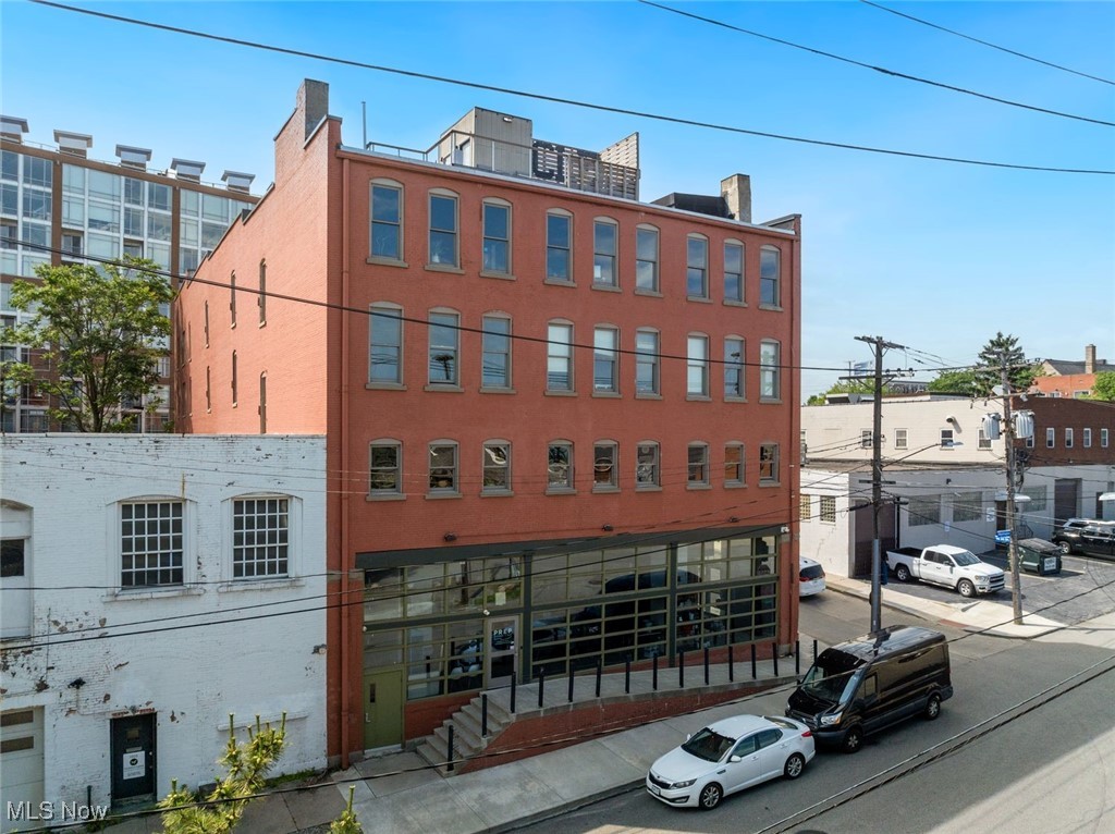 2220 Superior Viaduct Property Photo 50
