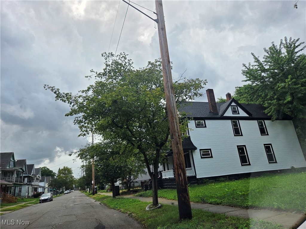 1344 E 93rd Street Property Photo 2