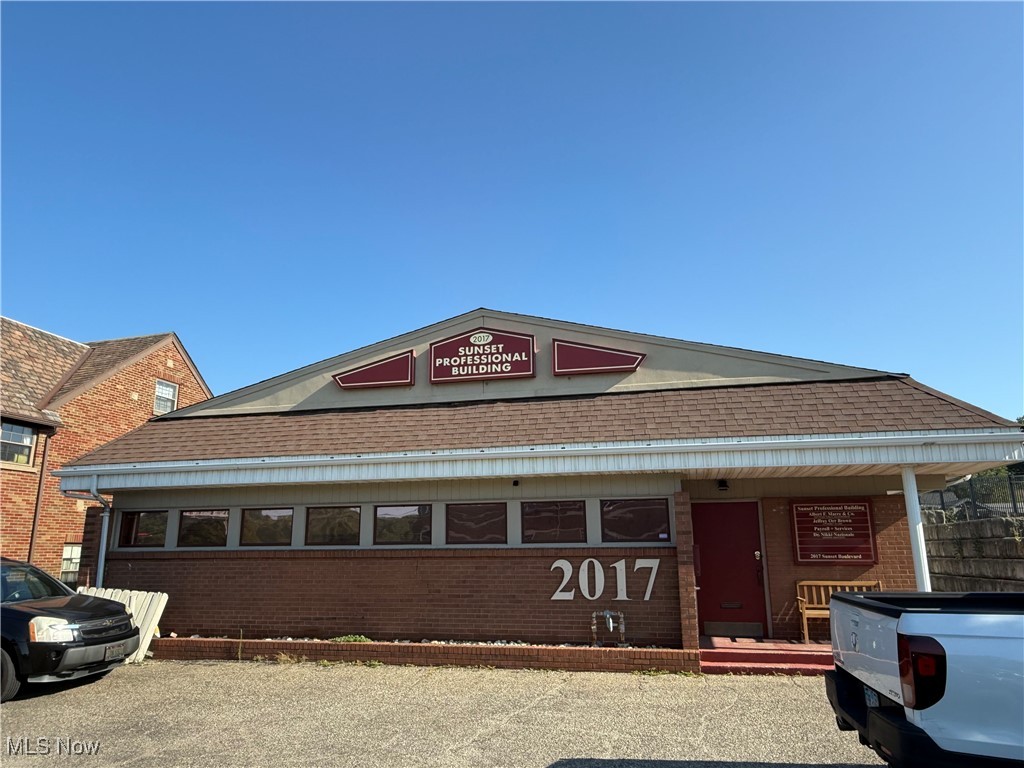 2017 Sunset Boulevard Property Photo 1