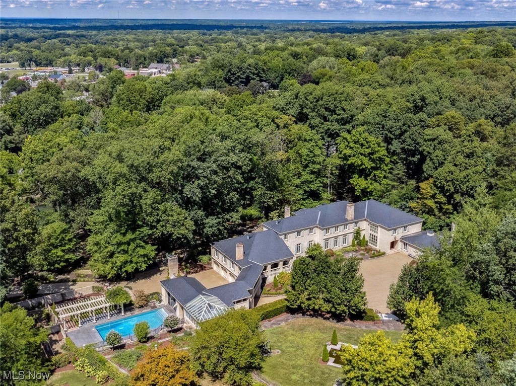 400 Hunters Hollow Drive Se Property Photo 1