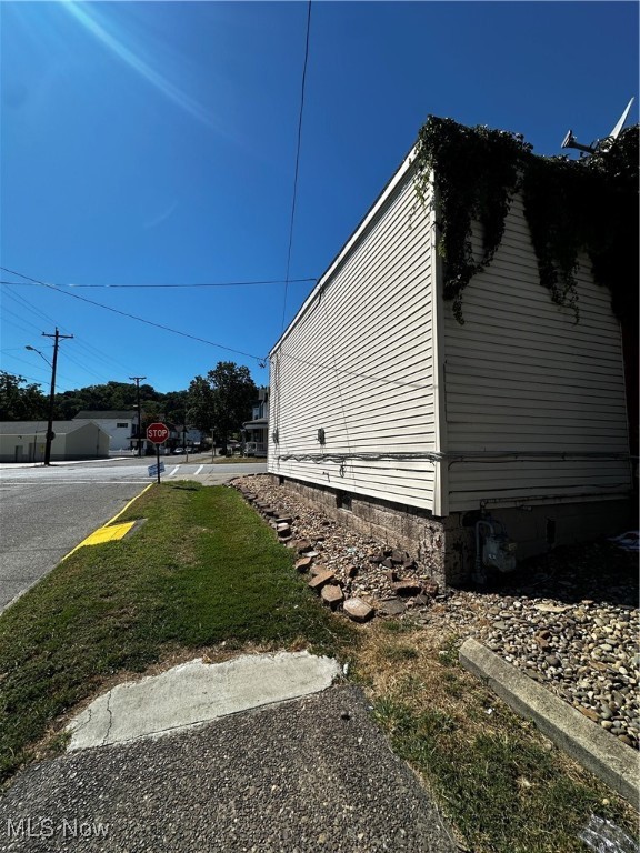 654 S Zane Highway Property Photo 5
