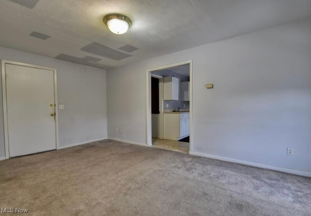 4196 Main Street Property Photo 5