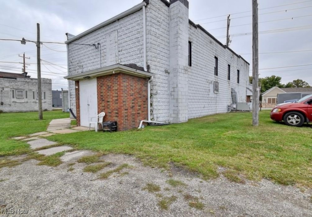 4196 Main Street Property Photo 15