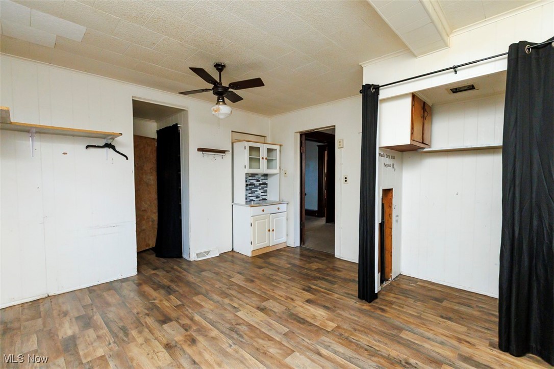 113 E 4th Street Property Photo 3