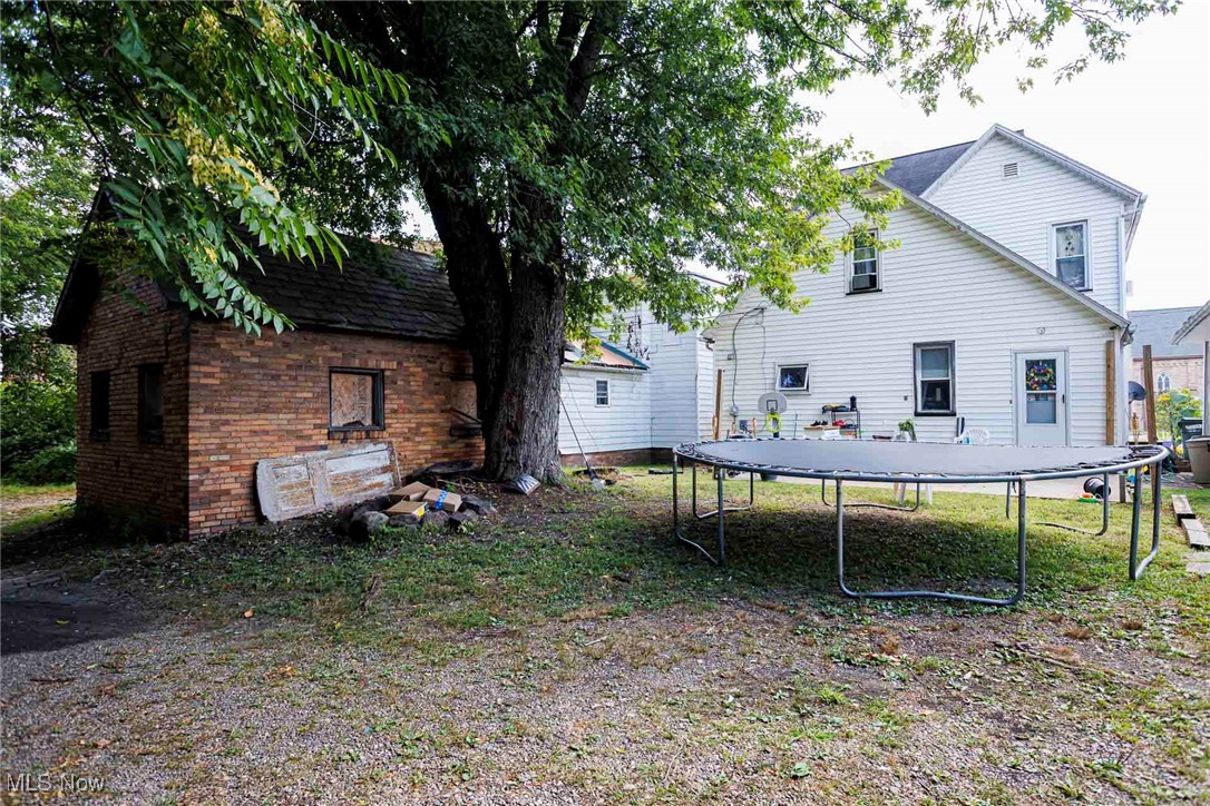 113 E 4th Street Property Photo 24