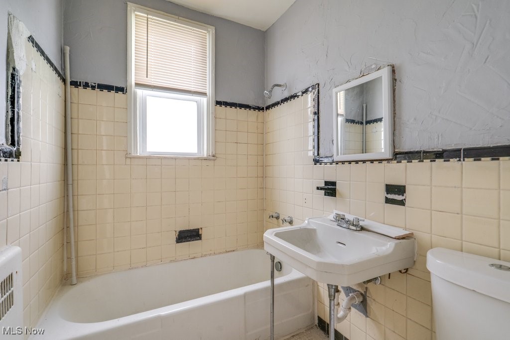 2824-2826 E 130th Street Property Photo 8