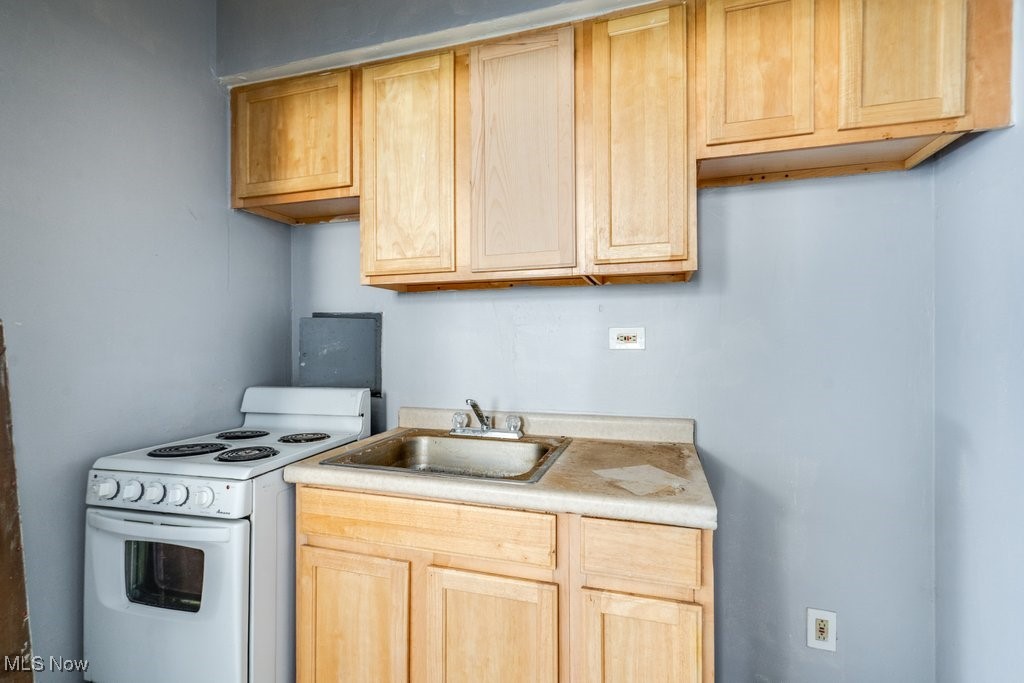 2824-2826 E 130th Street Property Photo 9