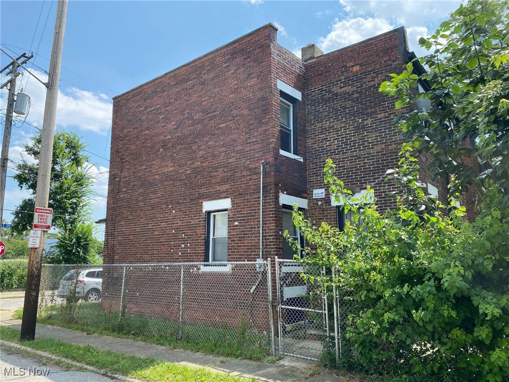 4158 E 120th Street Property Photo 4