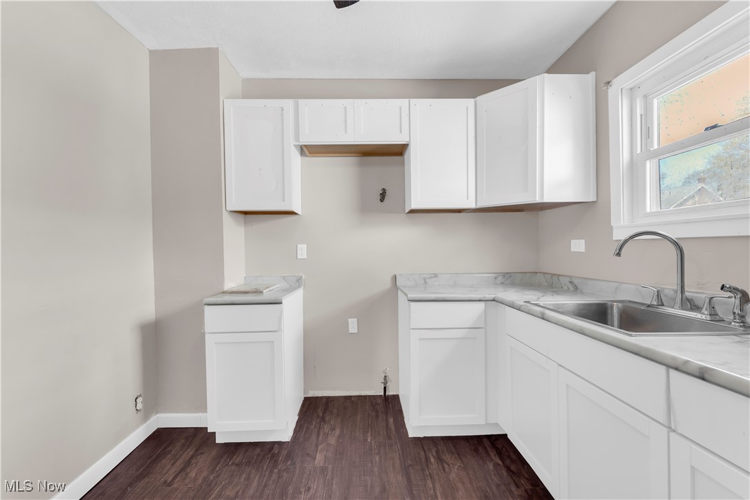 908 Dayton Street Property Photo 3
