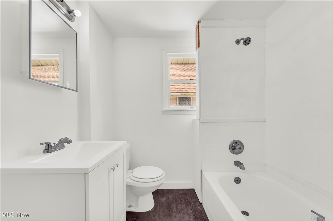 908 Dayton Street Property Photo 5