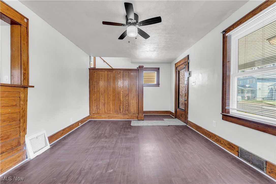 908 Dayton Street Property Photo 8