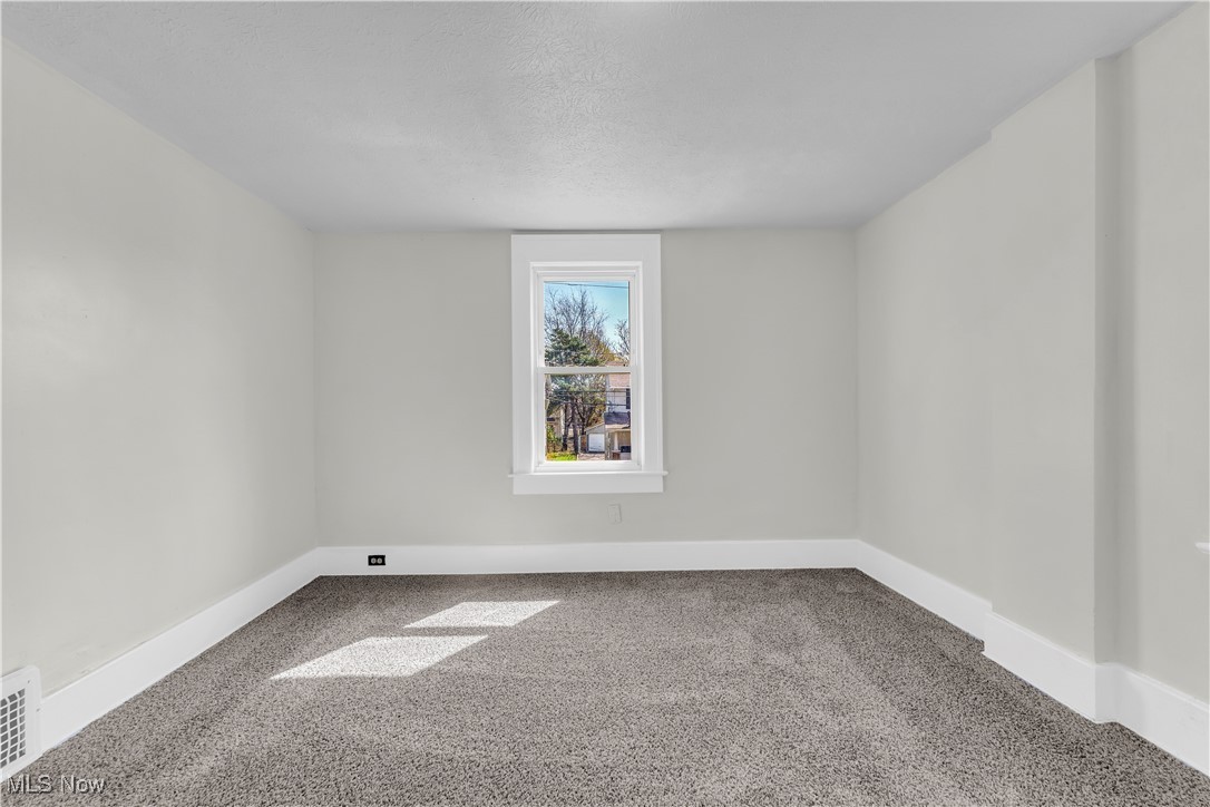 908 Dayton Street Property Photo 17