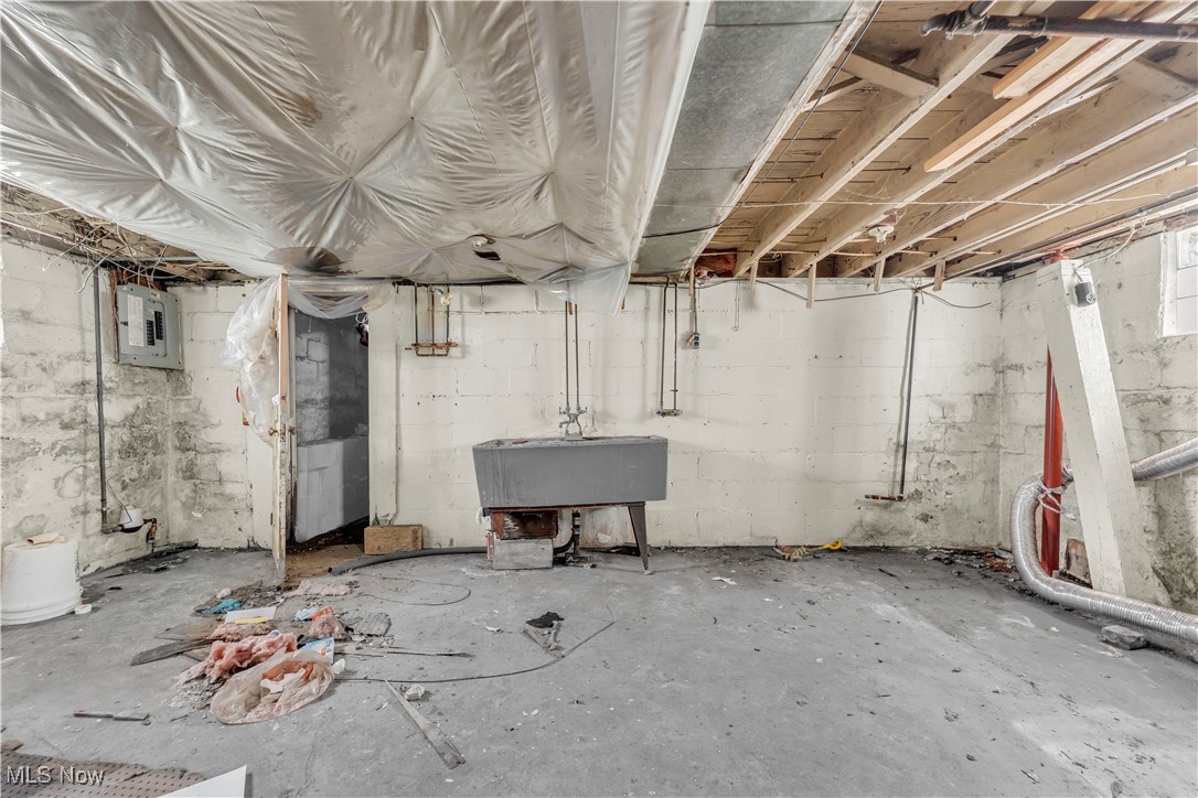 908 Dayton Street Property Photo 24