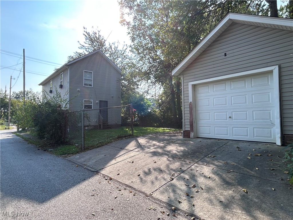 1190 E 112th Street Property Photo 3