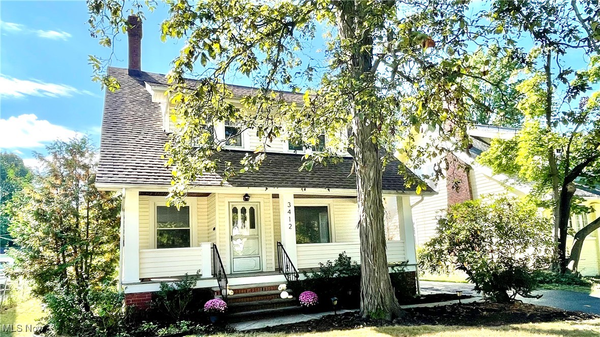 3412 Euclid Heights Boulevard Property Photo 1