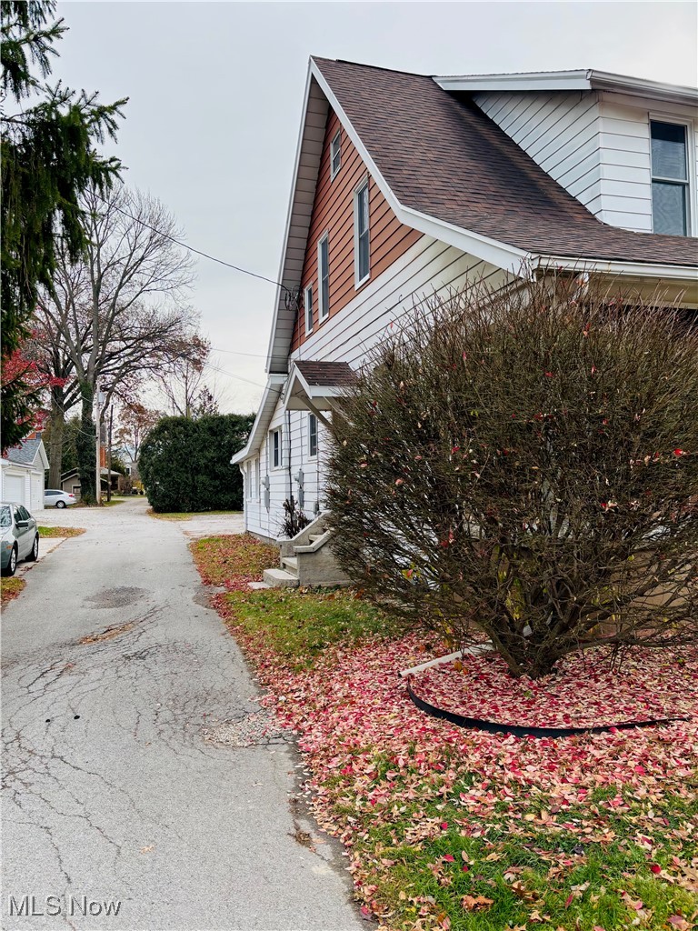 489 Hedges Street Property Photo 31
