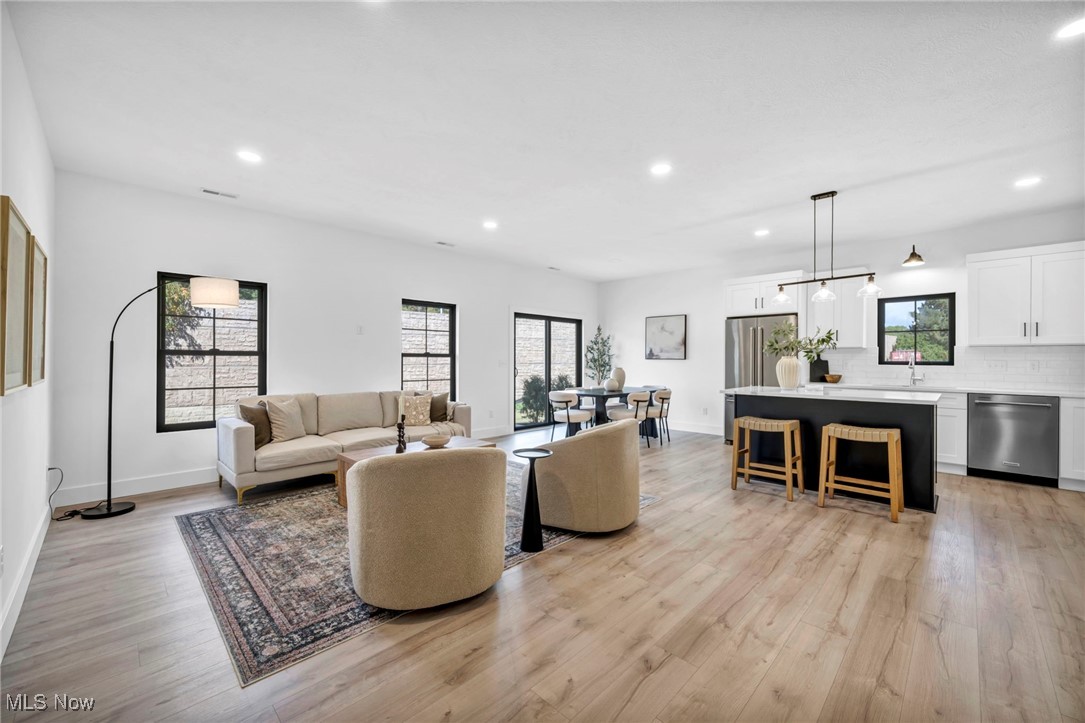 6728 Benedict Drive Property Photo 5