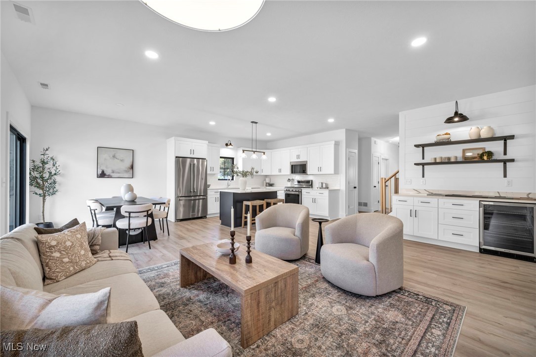 6728 Benedict Drive Property Photo 6