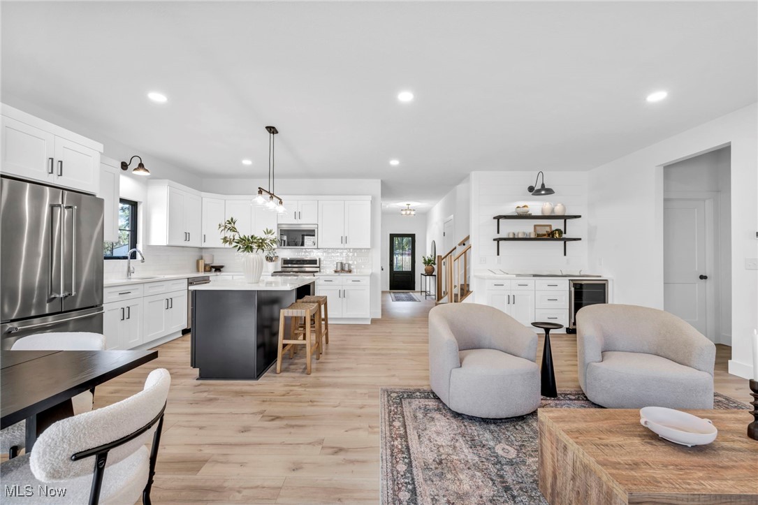 6728 Benedict Drive Property Photo 7