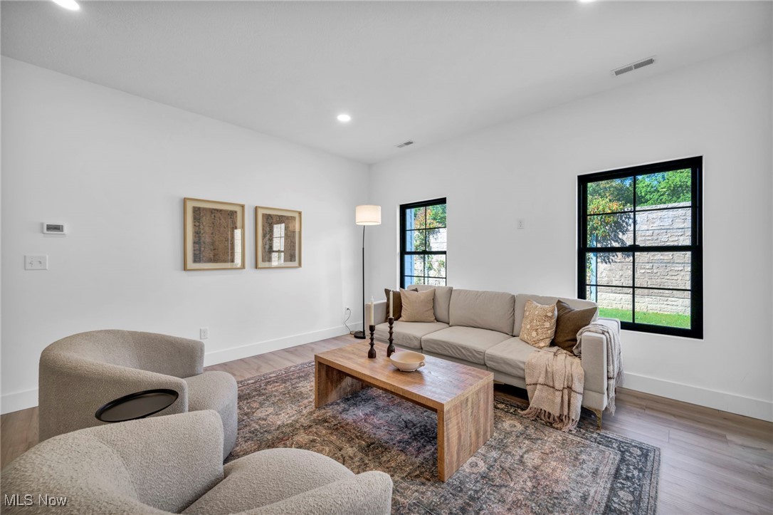 6728 Benedict Drive Property Photo 9