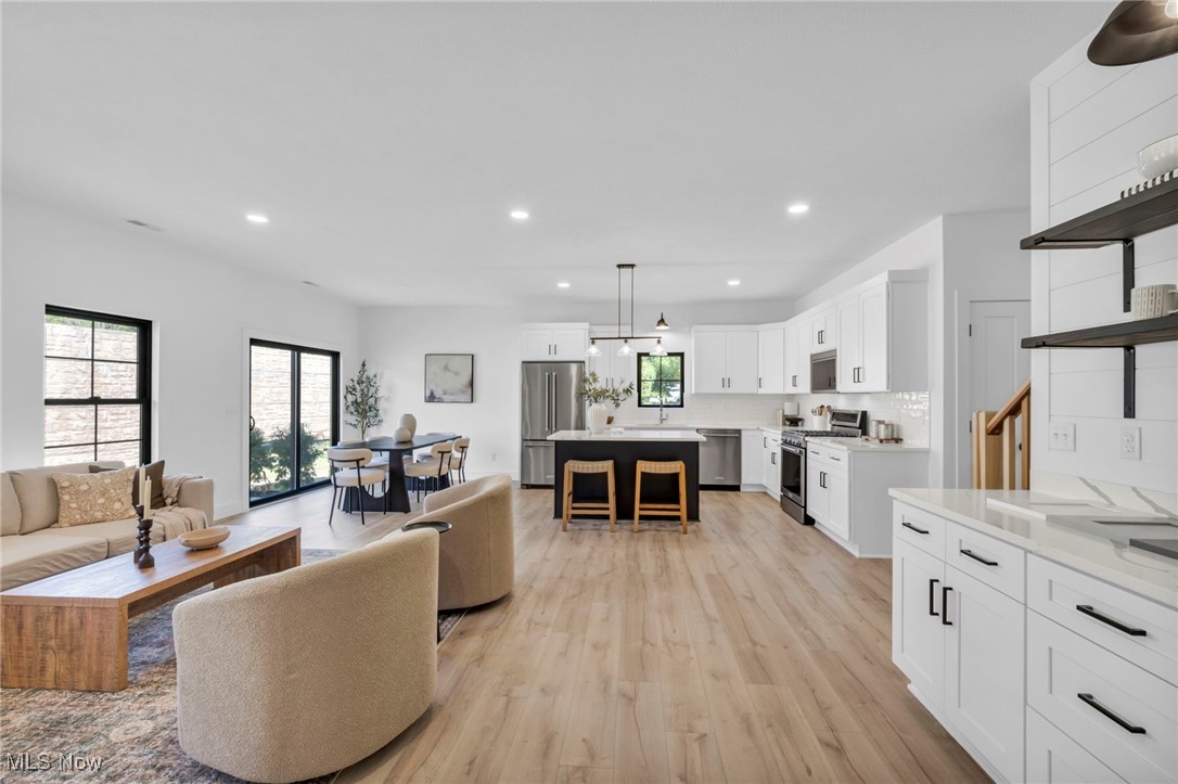 6728 Benedict Drive Property Photo 10