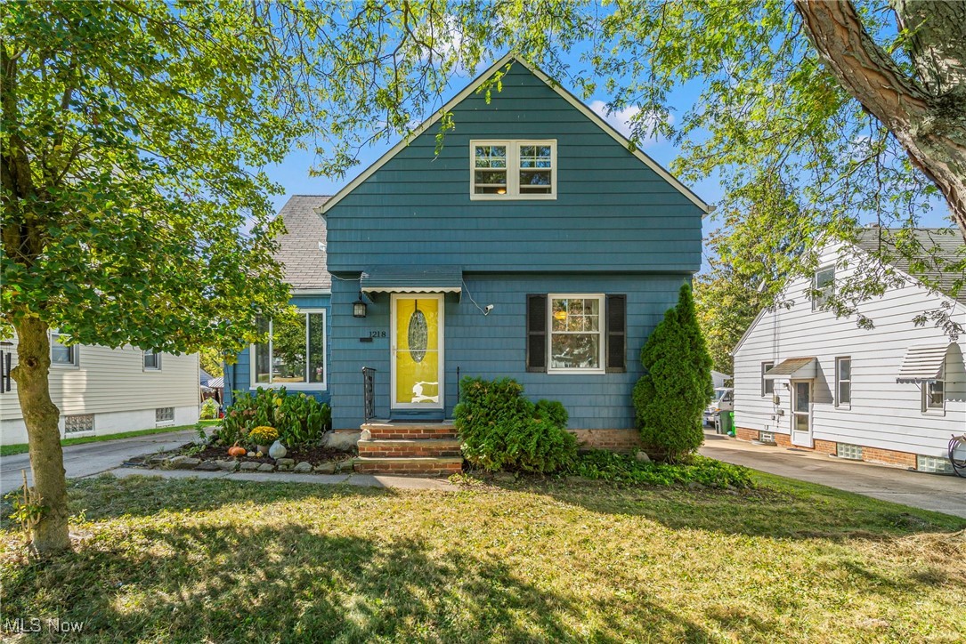 1218 Summit Drive Property Photo 1