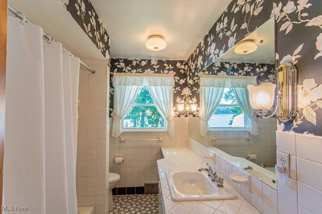 764 Poland Avenue Property Photo 14