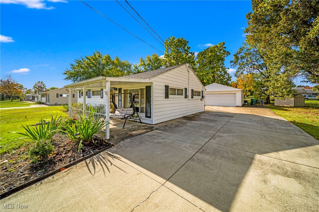 9964 Crestwood Drive Property Photo 4