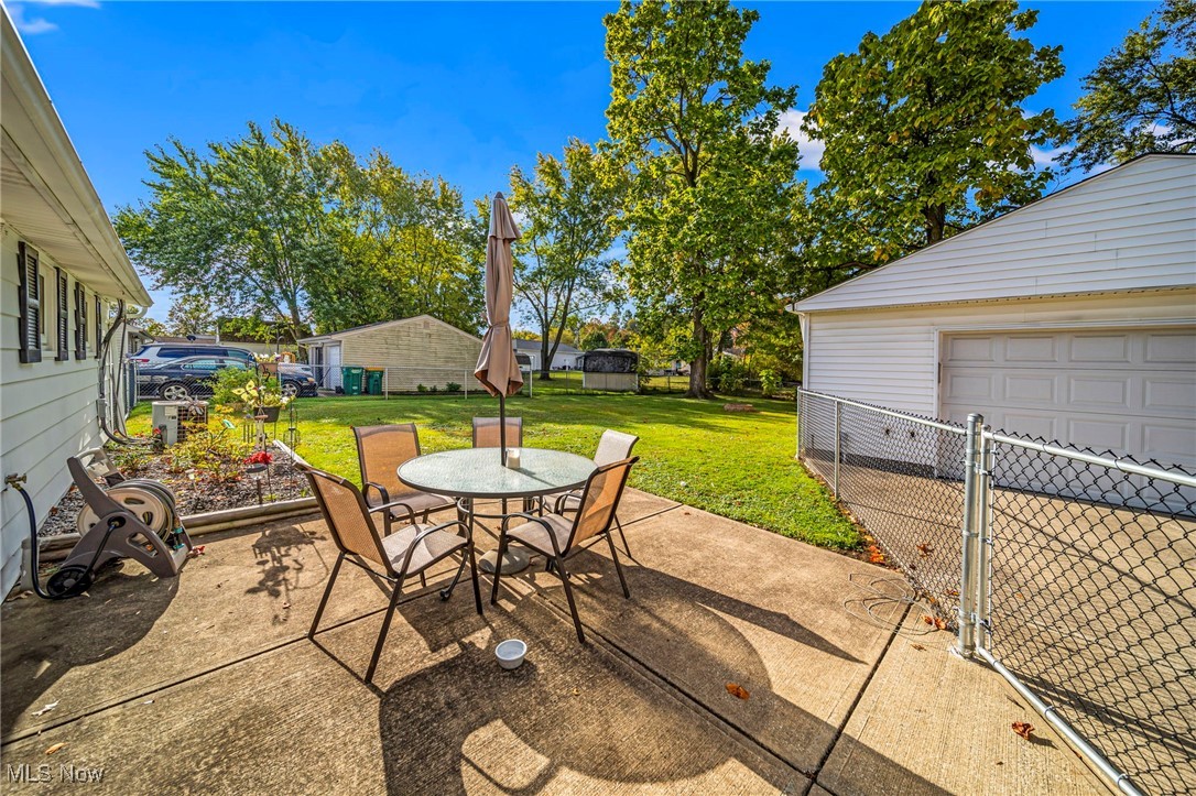 9964 Crestwood Drive Property Photo 7