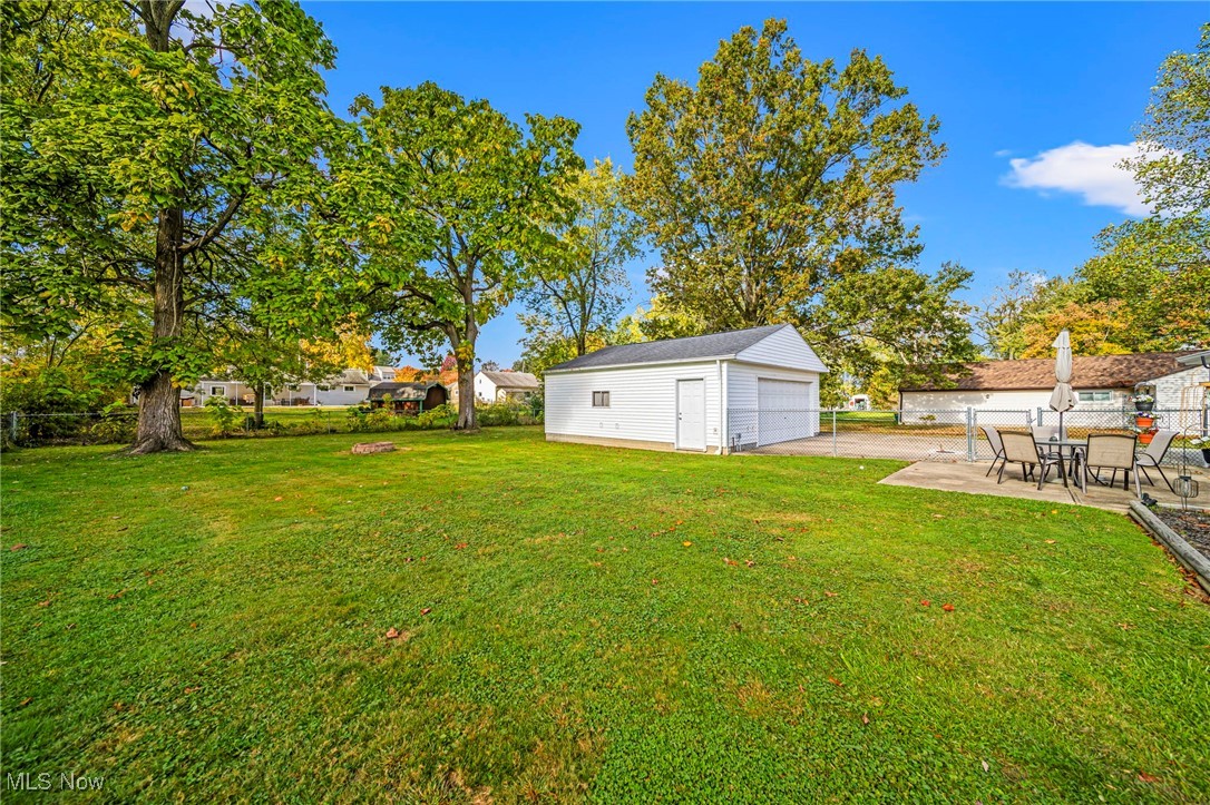 9964 Crestwood Drive Property Photo 8