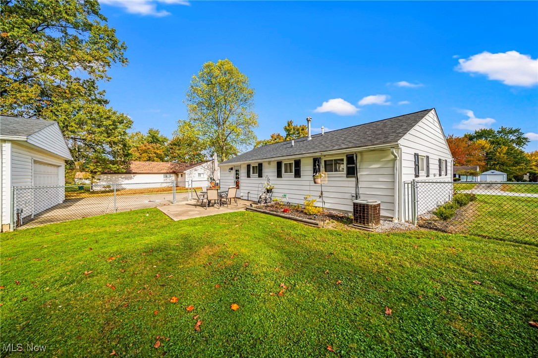 9964 Crestwood Drive Property Photo 9